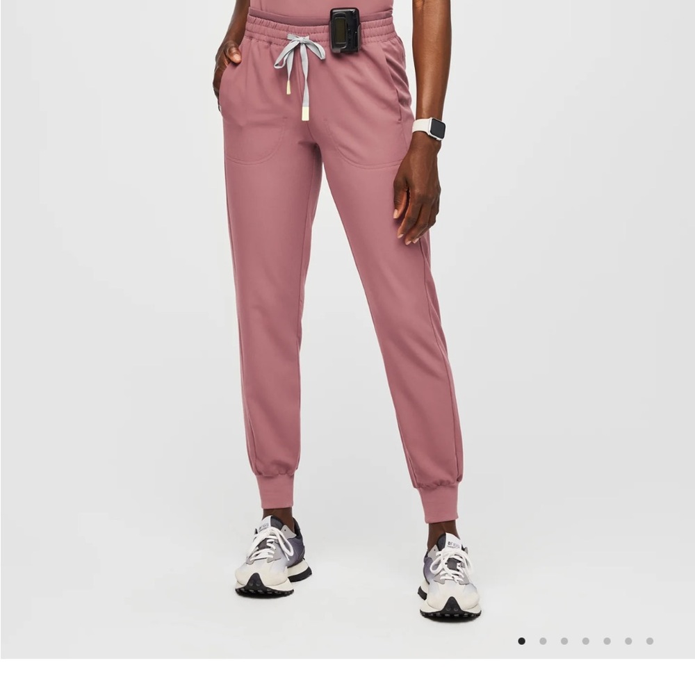 Figs Mari skinny jogger short pants